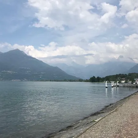 The Park On The Lake With Pool Apartman