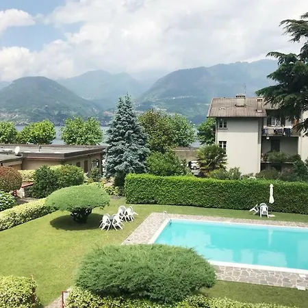 The Park On The Lake With Pool Apartman